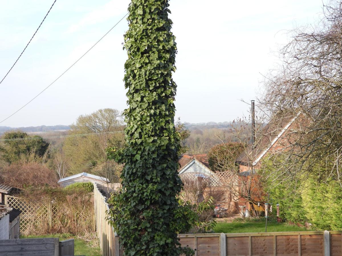 Charming Kintbury Cottage Exterior photo